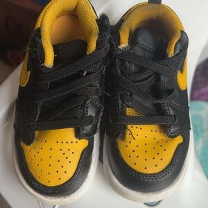 Jordan Nike 1 toddler size 7c they’re barely used asking $30 or best offer